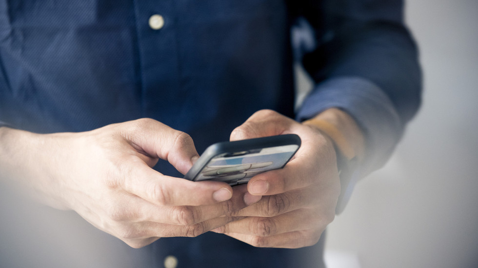 US probing claims WhatsApp chats aren’t private – Bloomberg