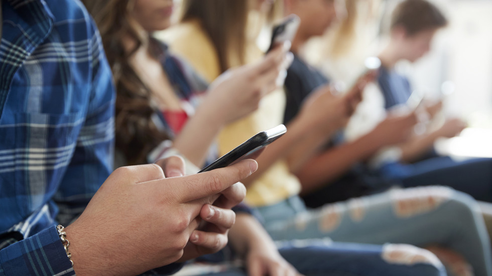 German ruling party pitches social media ban for kids – Bild