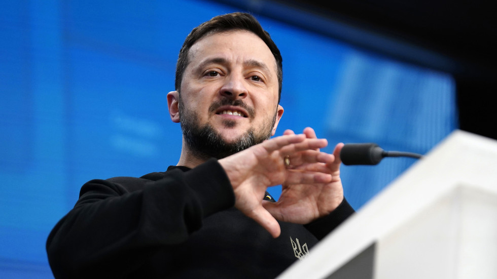 Zelensky tries to kill the chance for Russia-Ukraine peace, again