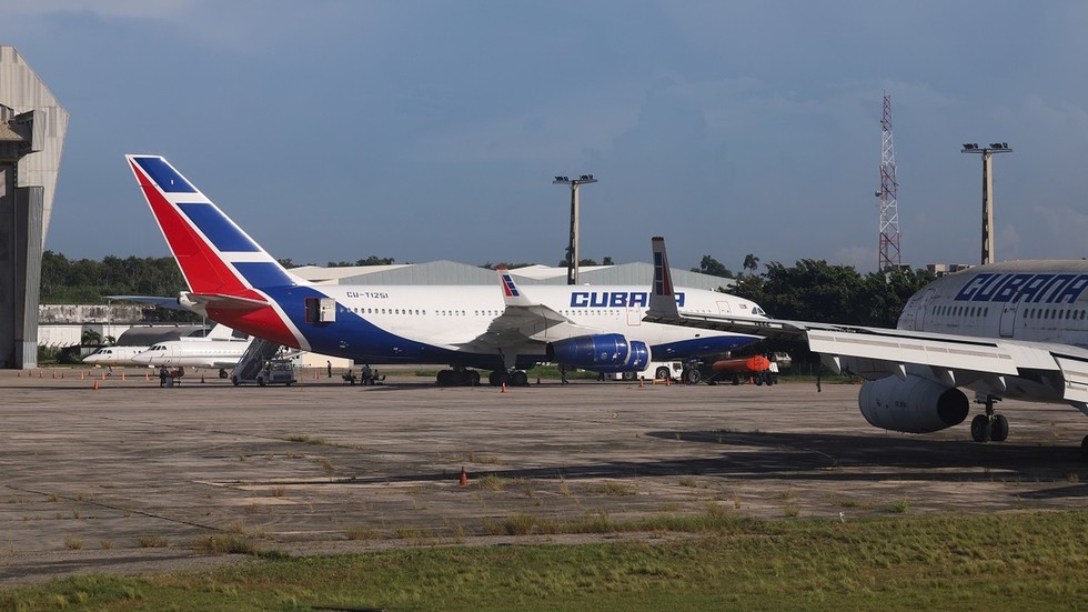 Cuba warns of jet fuel crisis