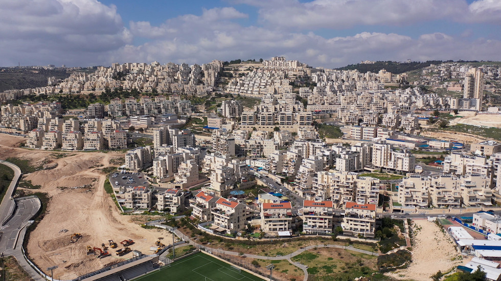 UK urges Israel to reverse West Bank move
