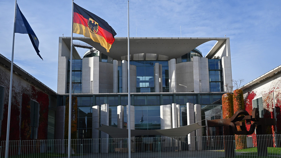 Most Germans want dialogue with Russia – poll