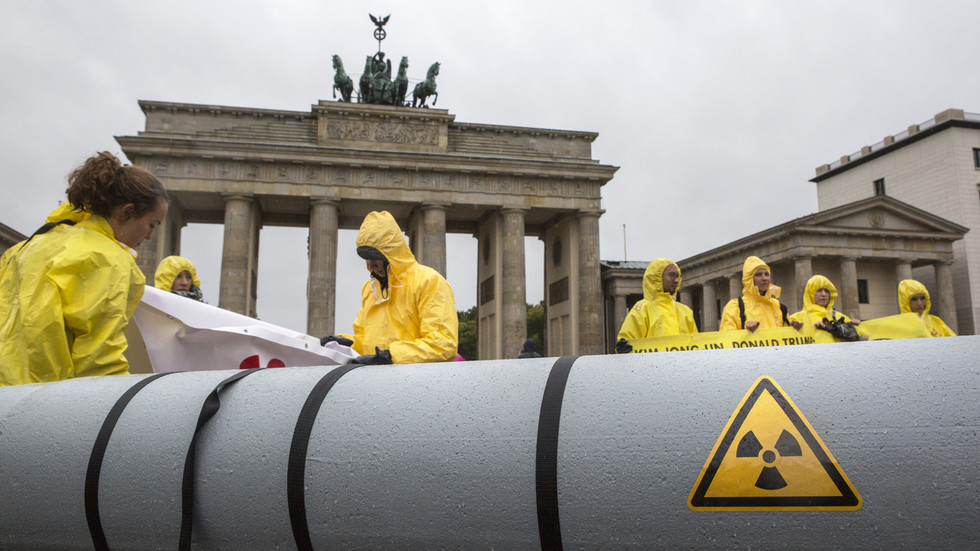 Nuclear weapons no longer taboo for Germany – Russian envoy