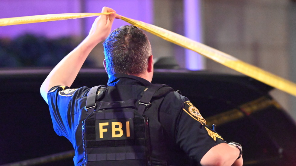 FBI to lower requirements for special agents – Reuters