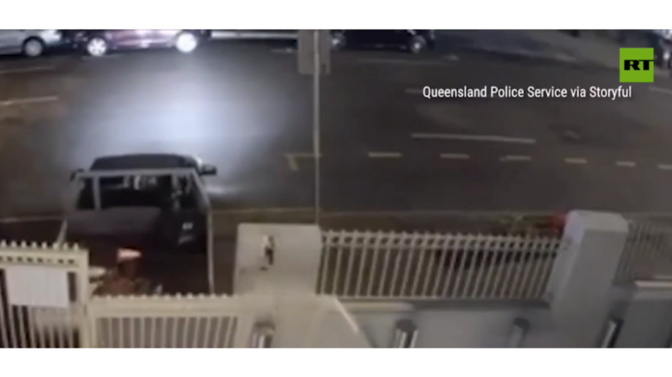 Man rams pickup truck into synagogue in Australia (VIDEO)
