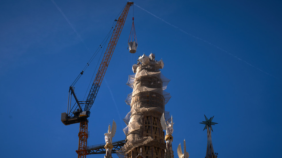 Spain’s Sagrada Familia reaches maximum height (VIDEO)