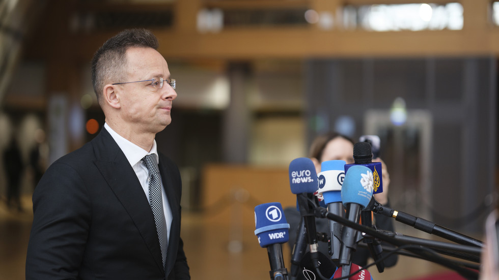 Hungary vetoes €90 billion EU loan for Ukraine