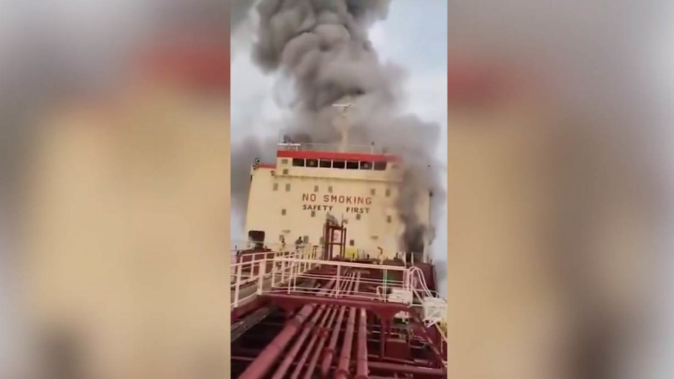 Oil tanker attacked off coast of US ally (VIDEO)
