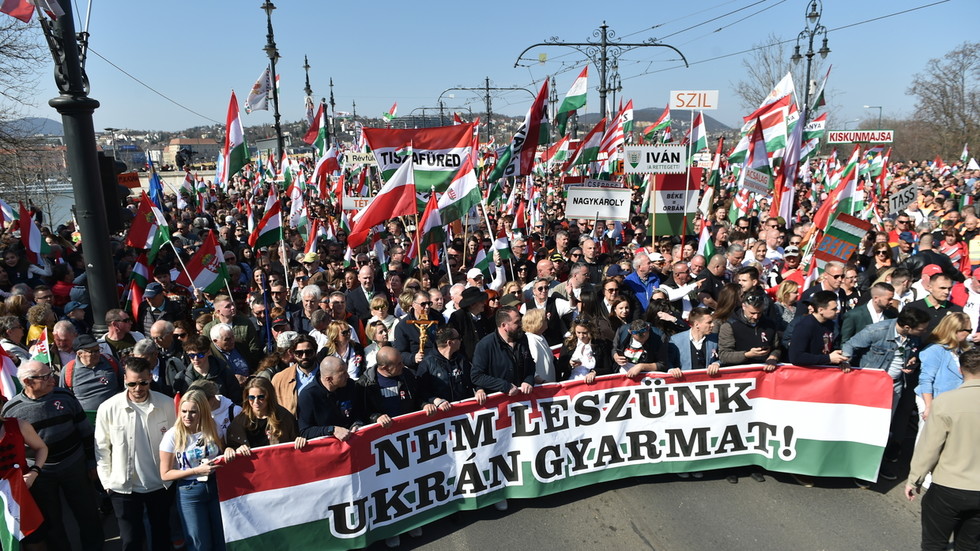 ‘We will not be Ukrainian colony’ – massive rally held in Budapest (VIDEO)