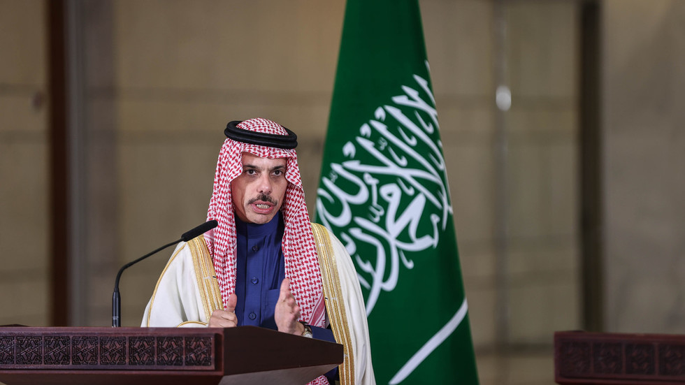 Saudi Arabia threatens military action against Iran