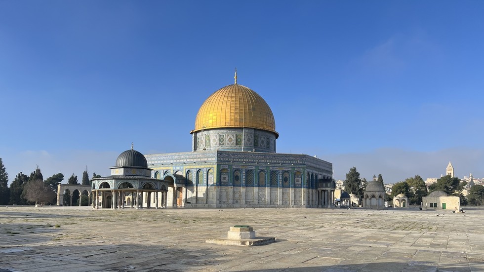 Israel refuses to open Al-Aqsa Mosque for end of Ramadan (VIDEOS)