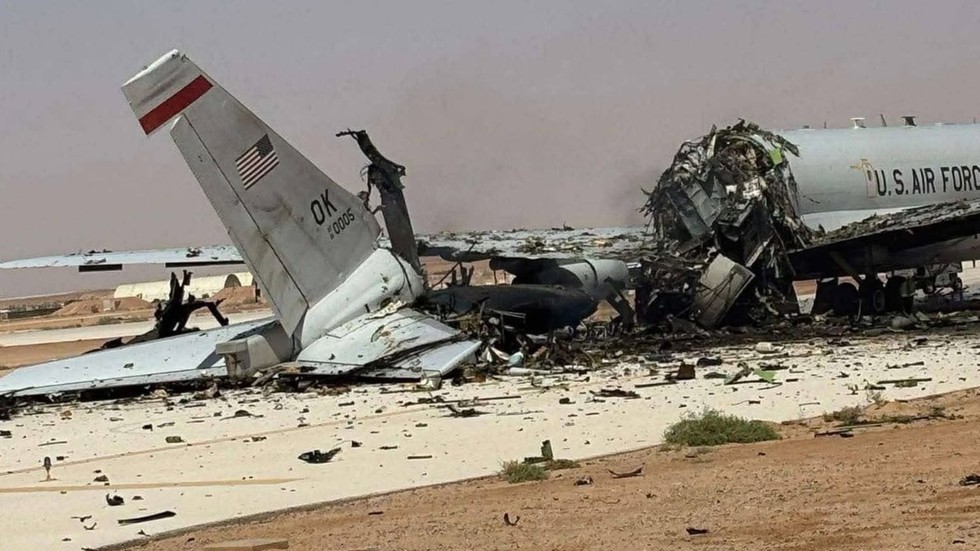 Iran claims destruction of US spy plane (PHOTOS)