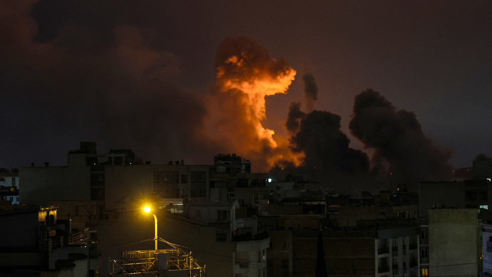 Iran threatens to bomb homes of US and Israeli officials
