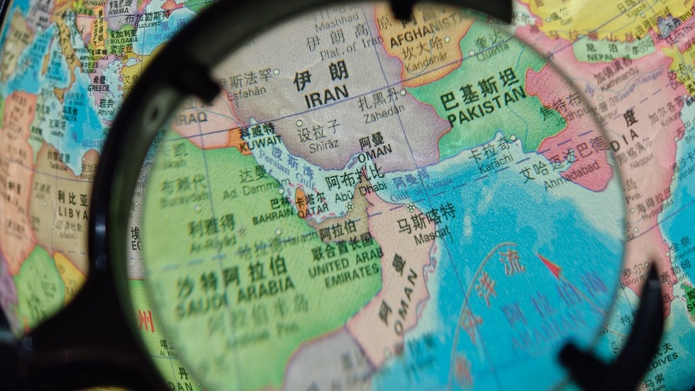 US seeks to pass the buck on Hormuz crisis