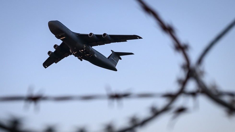 Israel retaliates against France