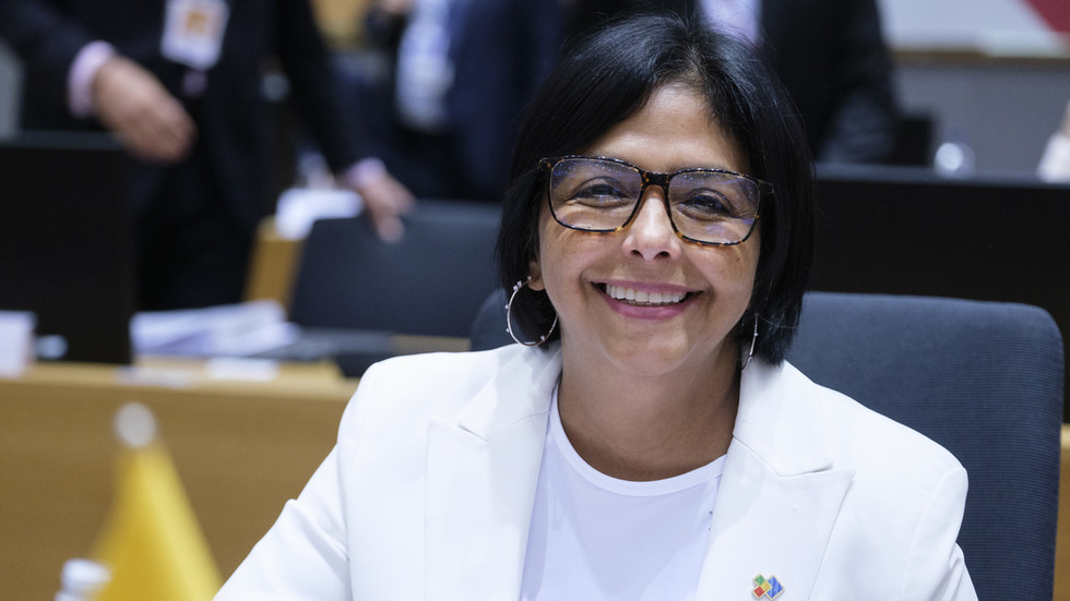 US lifts sanctions on Venezuela acting president