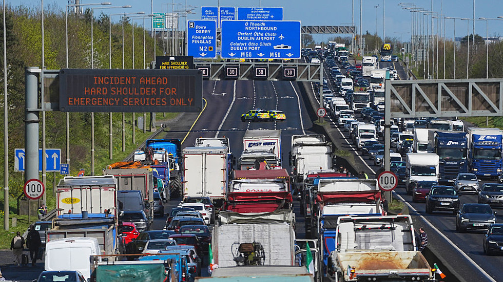 Ireland deploys army to clear fuel protests