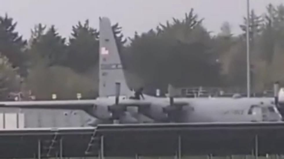 ‘Hatchet-wielding’ intruder damages US military plane in Ireland (VIDEO)
