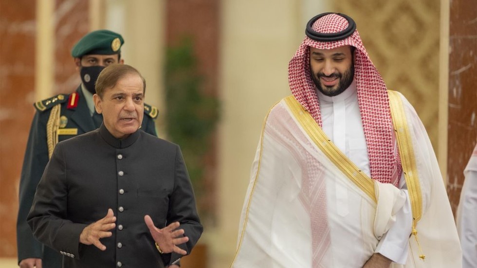 Saudi Arabia pledges $3 billion in aid to Pakistan