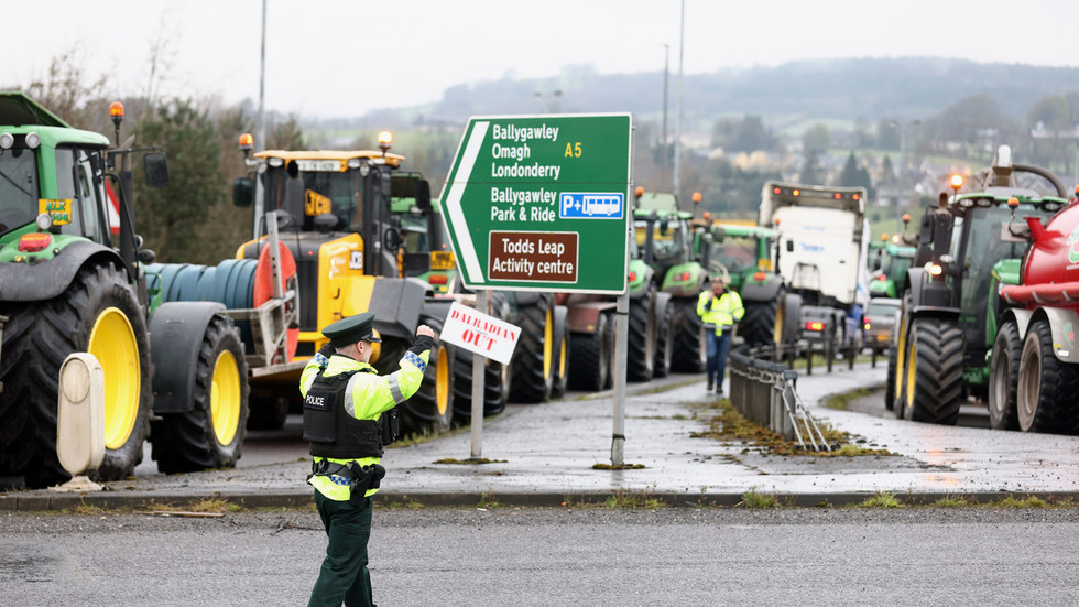 Fury over fuel: Protests across Northern Ireland (VIDEOS)