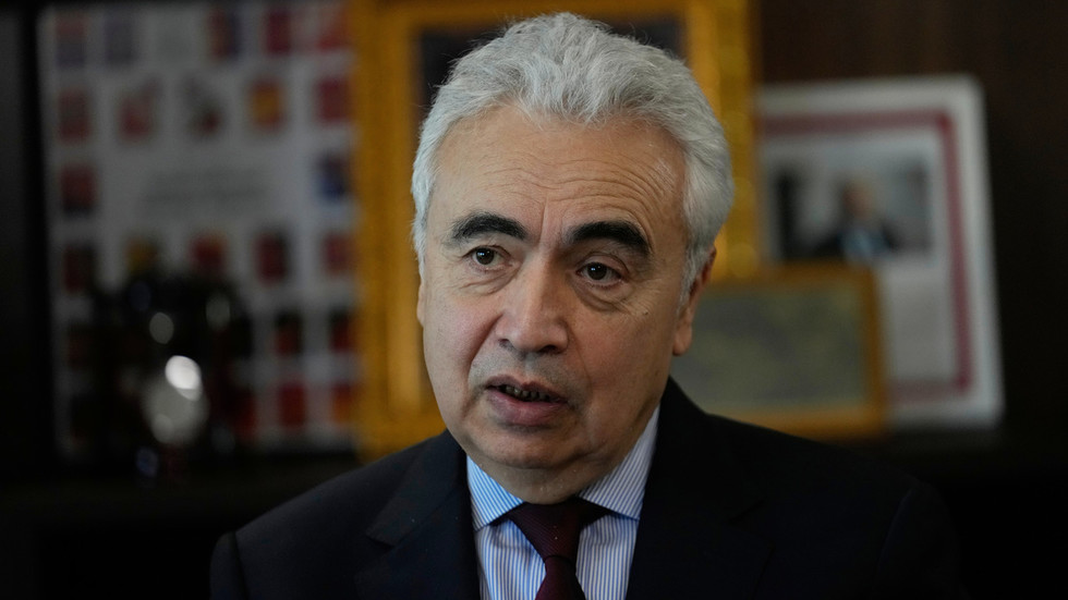 Europe has ‘six weeks’ of jet fuel left – IEA chief