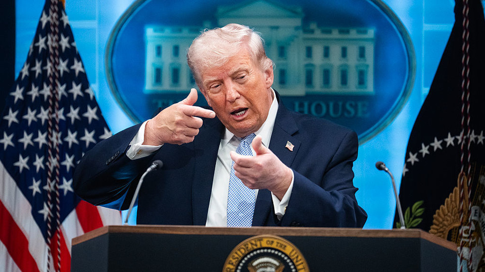 US to ‘shoot and kill’ Iranian mine-laying boats in Strait of Hormuz – Trump