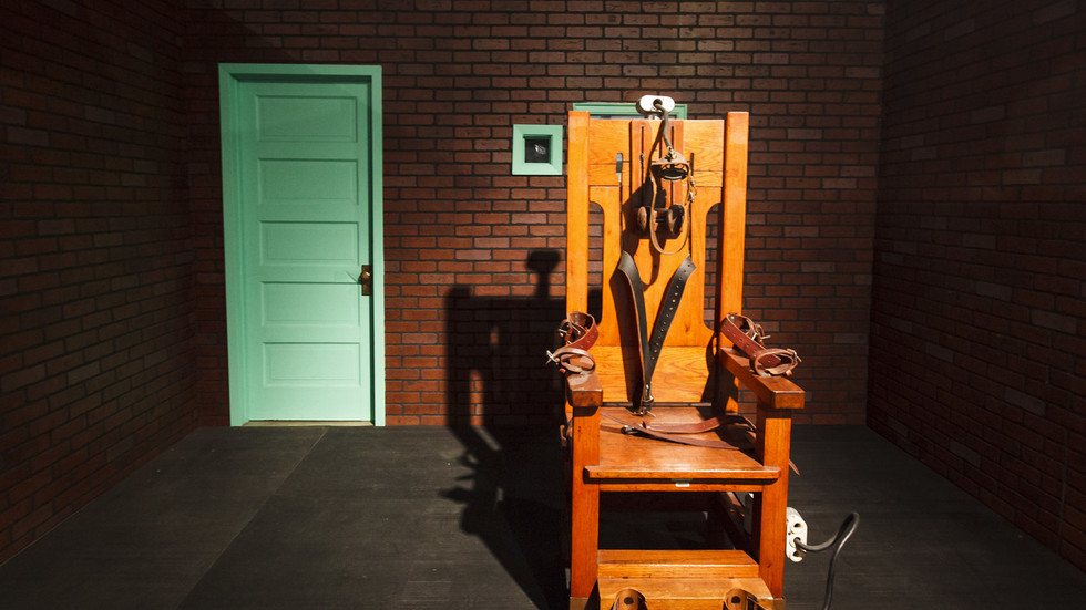US to bring back gas, electric chairs and firing squads for federal executions