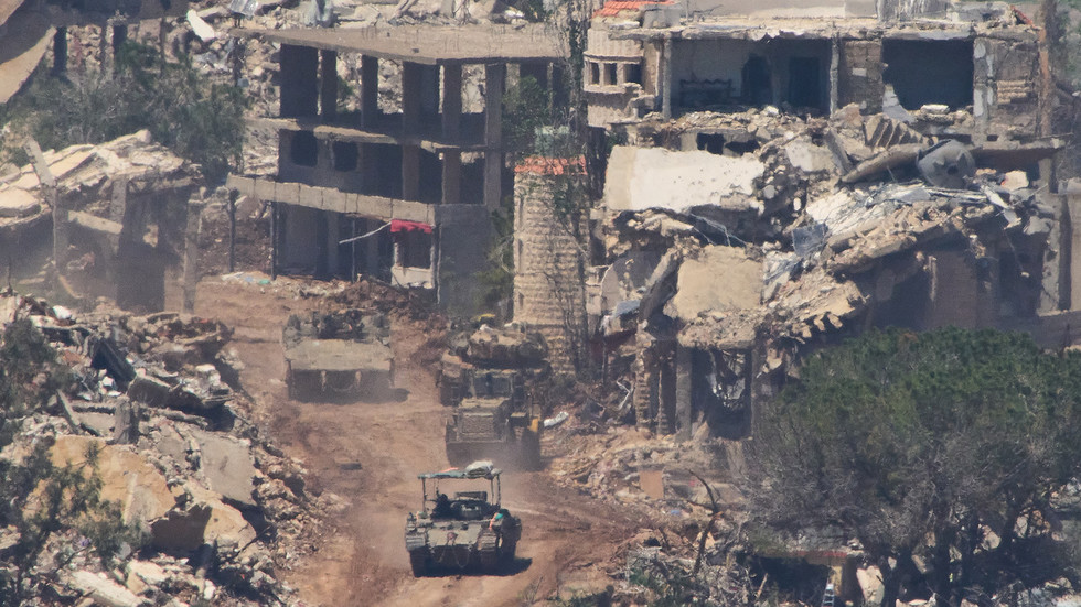 Footage purports to show Israeli troops looting in Lebanon (VIDEO)