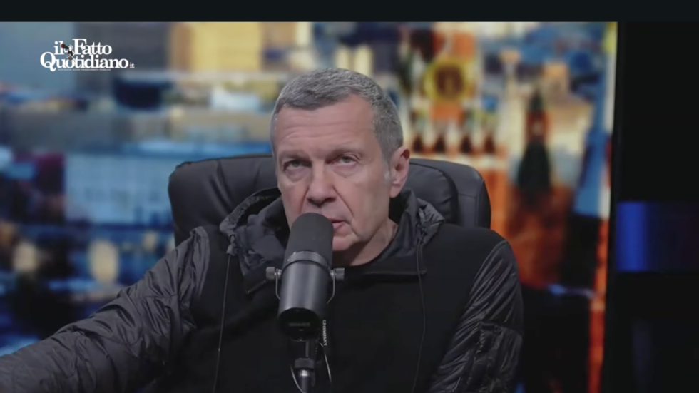 WATCH Popular Russian TV host take a stab at Italy’s PM over economy and immigration