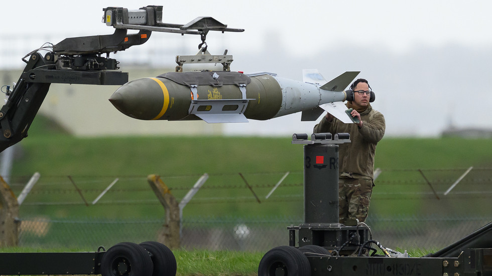 US greenlights bomb deal for Ukraine