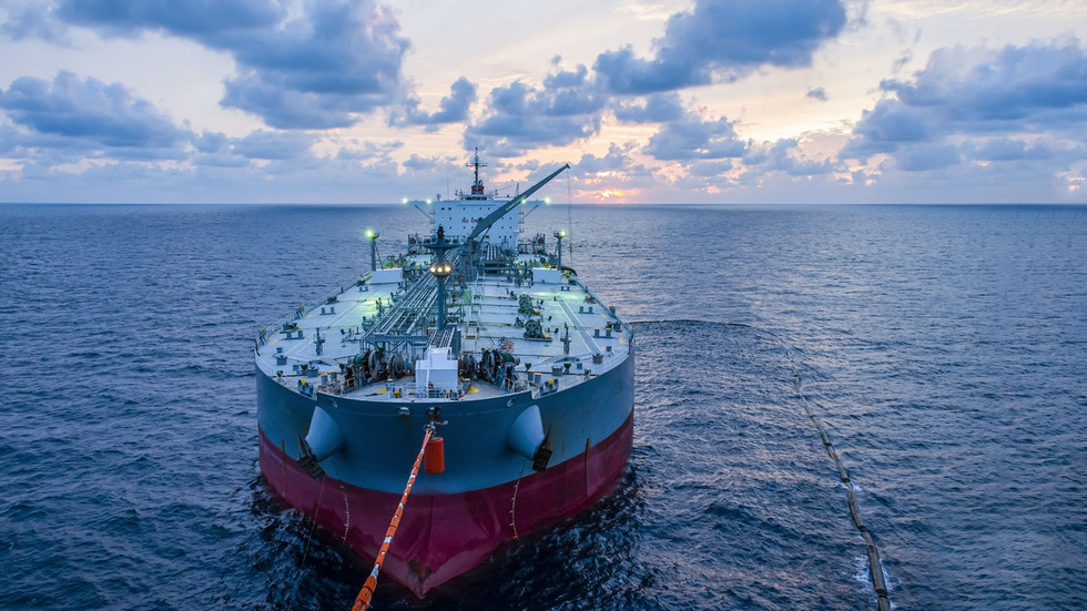 EU mulls changing Russian oil price cap – Bloomberg