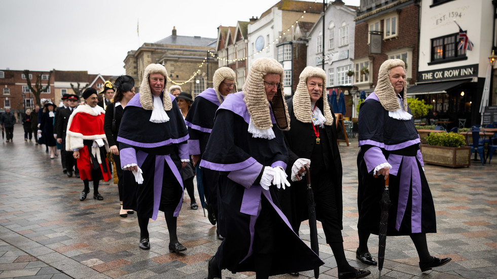 UK could take 300 years to clear court backlog