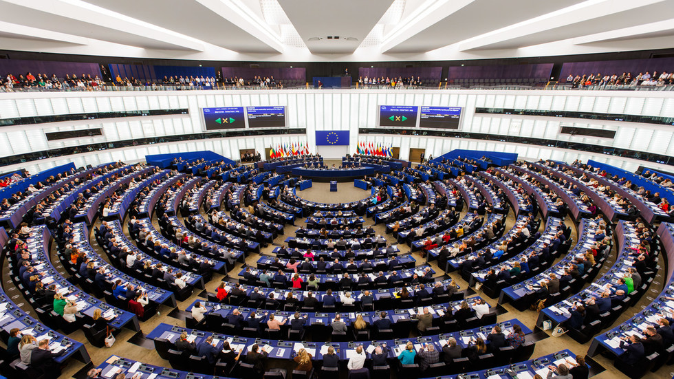 EU buries plan to steal Russian assets for Ukraine – Euractiv