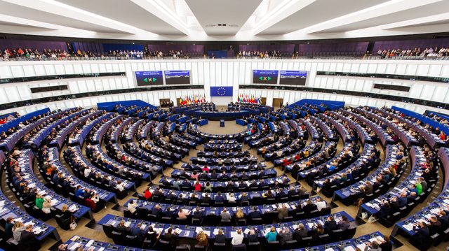 EU buries plan to steal Russian assets for Ukraine – Euractiv