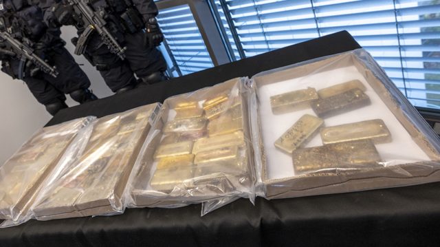 Ex-CIA officer caught with $40mn in gold bars seeks plea deal