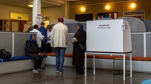 Opposition edges ahead in Swedish election