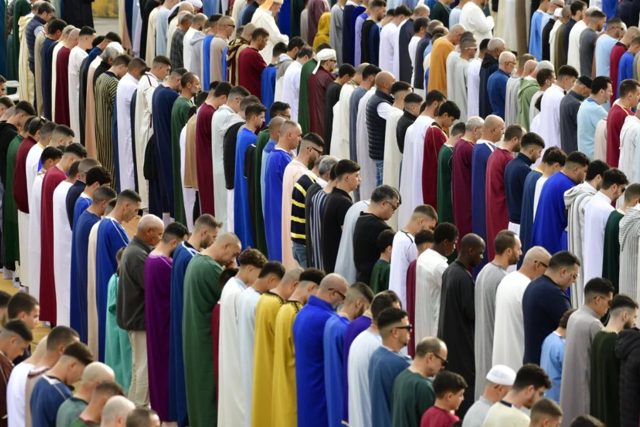 Alarm in Granada Sufi Community in Órgiva questions Western civilization and gains followers in Spain.