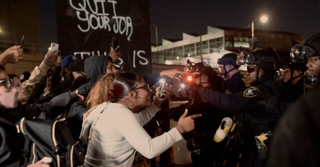 Polls: Majority Favors Deportations, Opposes Democrat Opposition