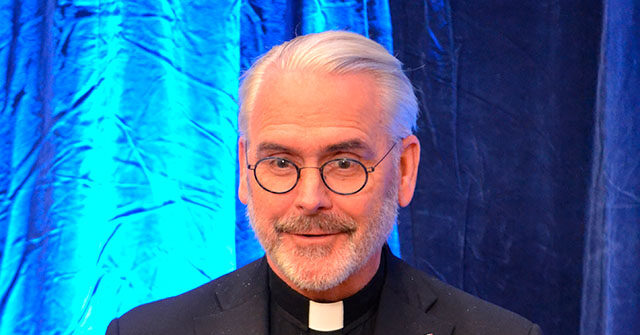 U.S. Bishops Condemn ‘Vilification’ of Migrants, Affirm Nations Have Right to Border Control