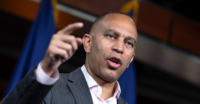 Jeffries: Why Are You Asking Me About Warren, Mamdani Attacking Free Market When Trump’s POTUS?