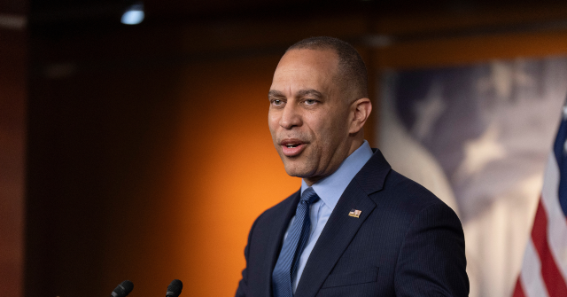 Jeffries: Two-Week Ceasefire ‘Insufficient’, Need ‘Permanent’ End, Trump Might Give Iran Control of Strait