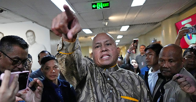 Shots Fired in Philippine Senate as Drug War Enforcer Evades International Warrant