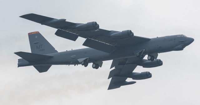 NEAR DISASTER: Delta Connection Flight Forced Into “Aggressive Maneuver” to Avoid Mid-Air Collision with B-52 Bomber — Pilot Slams Lack of Warning from Air Force Base