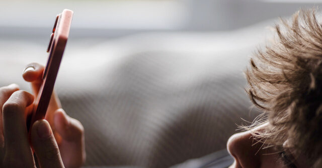 FCC’s Brendan Carr Seeks Comment on How to Protect Children from Excessive Screen Time