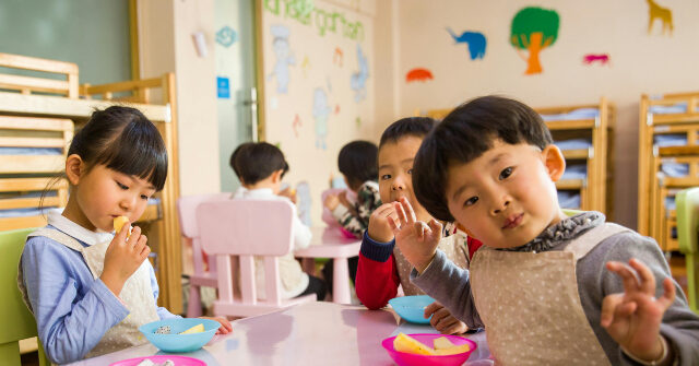China: School Caught Pouring Paint into Kindergarteners’ Food, Poisoning Hundreds