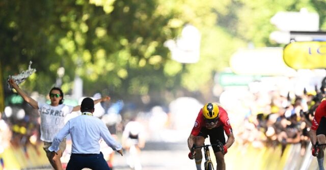 WATCH: Security Guard Takes Out Anti-Israel Protester at Tour de France