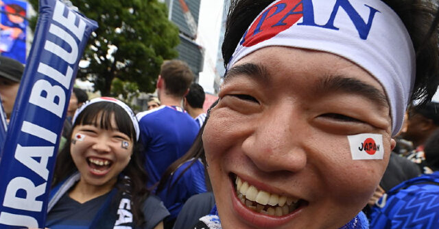 Japanese World Cup Fan Reacts to American Hospitality: ‘We Had Not Yet Ordered Anything, And the Food was Already Arriving’