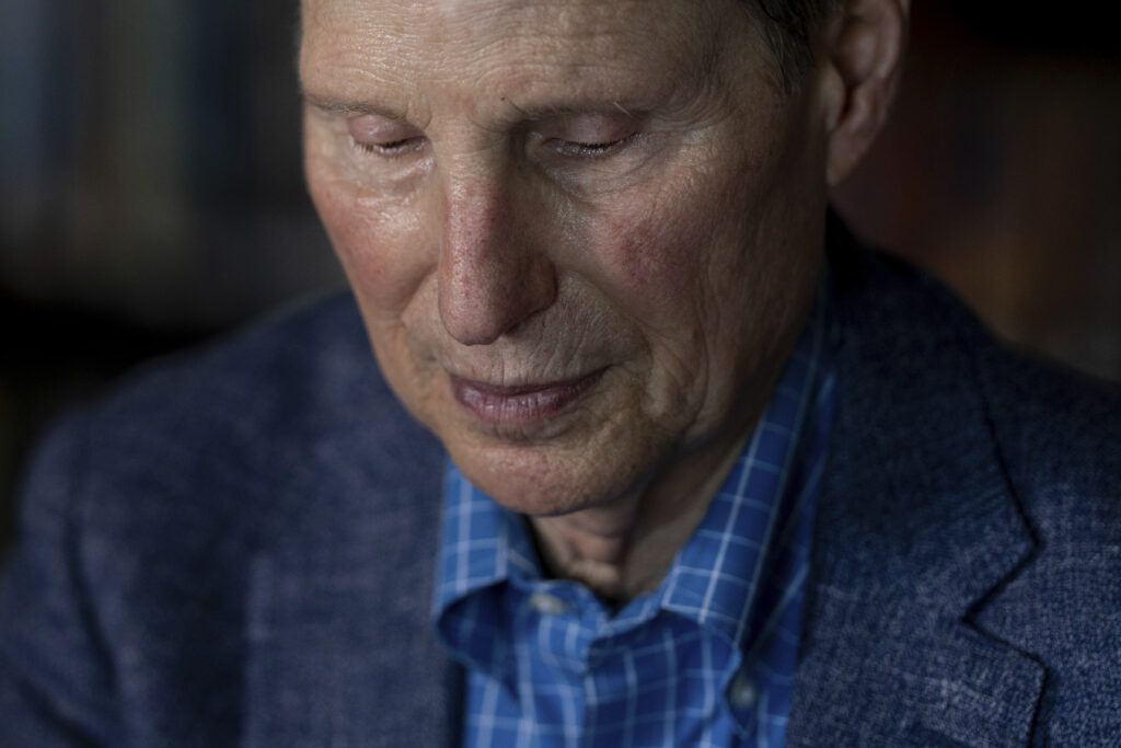 Wyden urges Democrats to back FISA privacy amendments