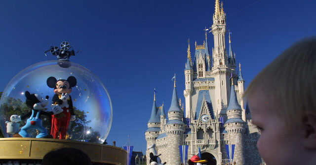 Video: Disney Parks Quietly Brings Back ‘Ladies and Gentlemen’ Greeting