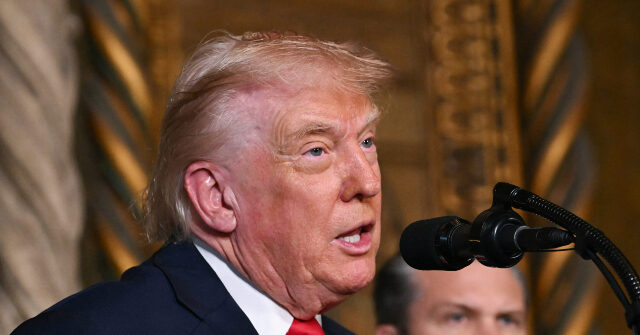 Trump: ‘It Would Be Smart’ for Maduro to Give Up Power